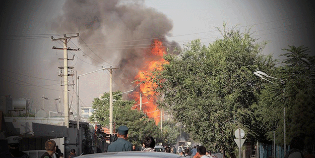 Afganistan'da askeri karakola intihar saldırısı! Çok sayıda ölü var