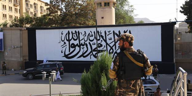 Afganistan'da bayrağı çektiler! Taliban'ın hamlesi ABD'yi rahatsız etti