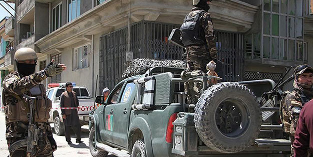 Afganistan'da bombalı terör saldırısı: 5 ölü