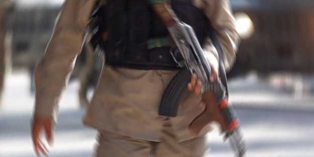 Afganistan'da burkalı saldırgan dehşeti! Ölüler var