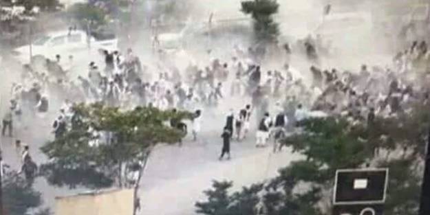 Afganistan'da cami girişinde bombalı saldırı