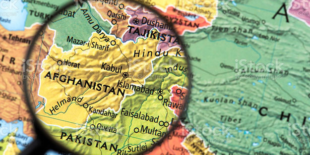 Afganistan'da camide patlama: Çok sayıda ölü var