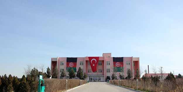 Afganistan'da FETÖ okulu, Türkiye Maarif Vakfı'na devredildi