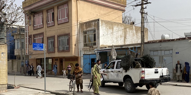 Afganistan’da gazetecilere bombalı saldırı! O örgüt üstlendi