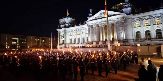 Afganistan'da geri hizmette bulunan Alman askerleri böyle karşılandı