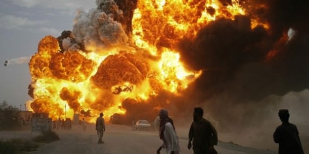 Afganistan'da hava saldırısı: Onlarca ölü