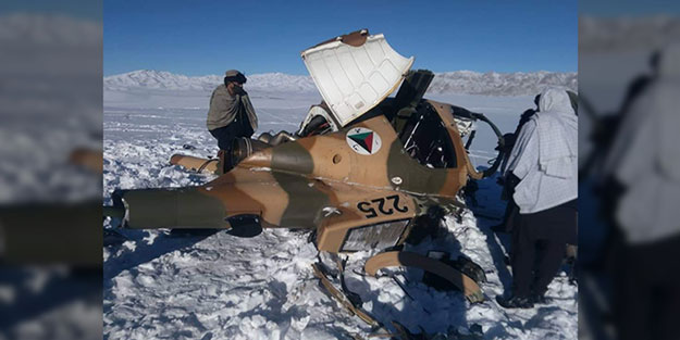Afganistan'da savaş helikopteri düştü