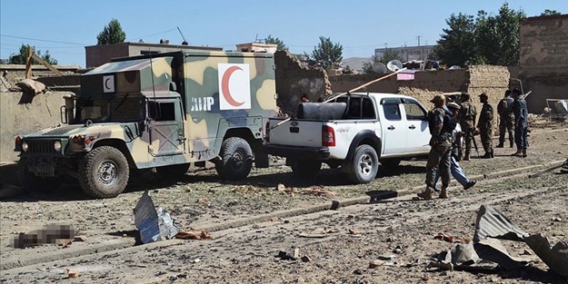 Afganistan'da karakola saldırı: Ölüler var