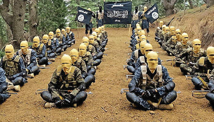 Afganistan'da karanlık örgüt! Taliban'a savaş ilanı, cami saldırıları, kanlı infazlar...