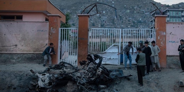 Afganistan'da liseye ve kursa bombalı saldırı