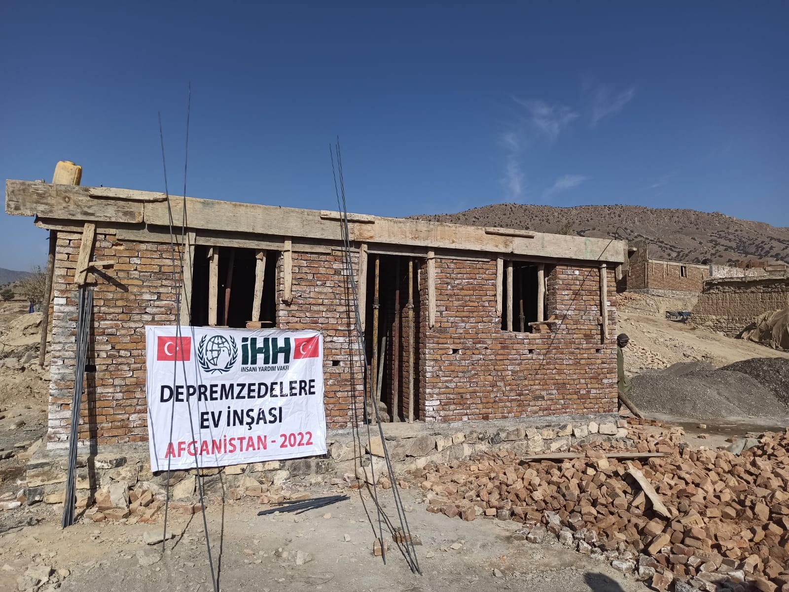 Afganistan’da on binlerce ihtiyaç sahibine destek