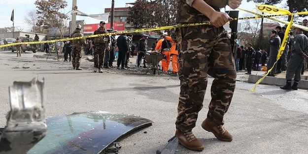 Afganistan'da peş peşe bombalı saldırılar! 14 kişi öldü