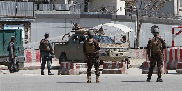 Afganistan'da silahlı saldırı: Çok sayıda polis hayatını kaybetti