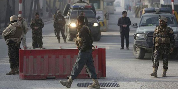 Afganistan'da sınır karakoluna saldırı! 7 polis hayatını kaybetti