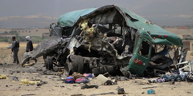 Bir saldırı da o ülkede:30 polis öldü