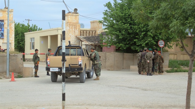 Afganistan'da Taliban 8 askeri kaçırdı