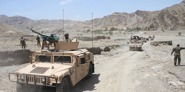 Afganistan'da Taliban bir vilayet merkezini ele geçirdi