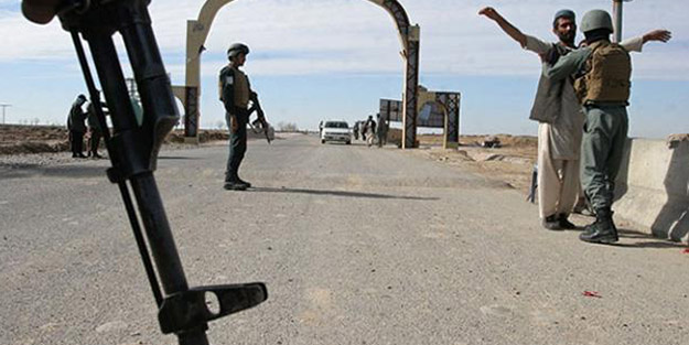 Afganistan'da Taliban'a darbe