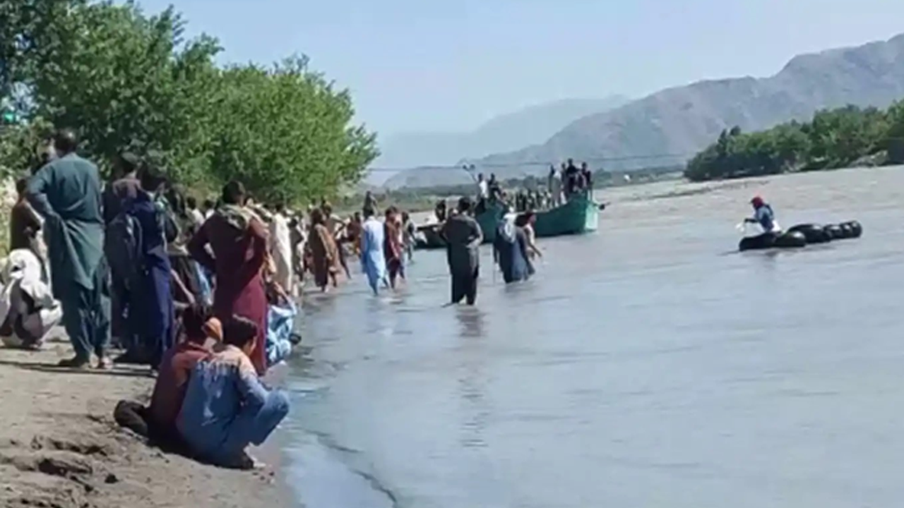 Afganistan'da tekne battı! Ölüler var