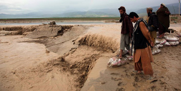 Afganistan'daki selde 24 kişi öldü