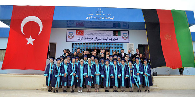 Afganistan’daki Türk okulu ilk mezunlarını verdi