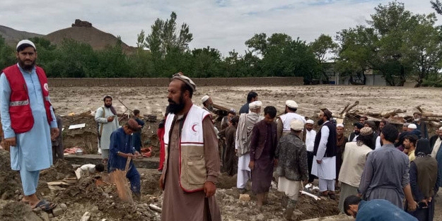 Afganistan'ı sel vurdu... 20 ölü, 35 yaralı!