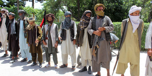 16 Taliban üyesi güvenlik güçlerine teslim oldu