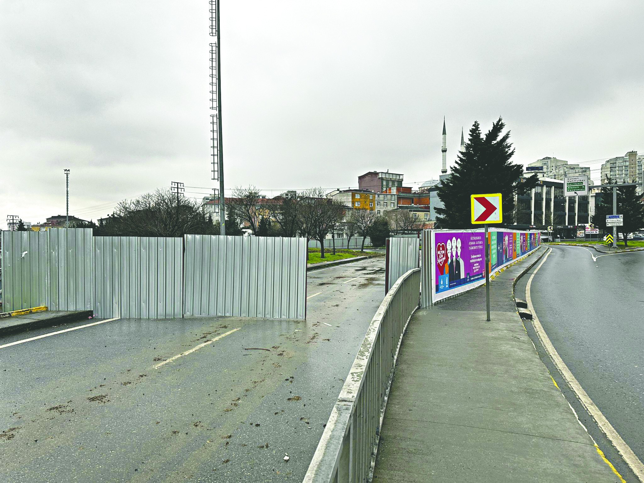 Afişi var temeli yok!