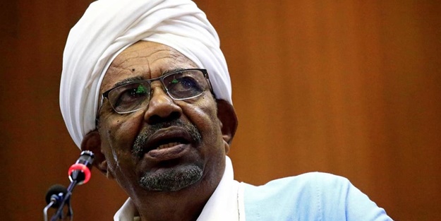 Afrika ülkesini sarsan olay: 100'den fazlası görevden alındı