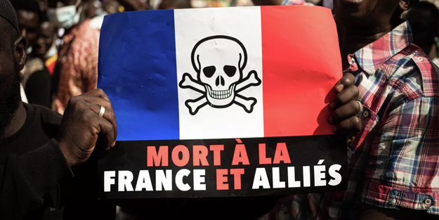 Afrika'da büyük başkaldırı! Mali'de Fransızca resmi dil olmaktan çıktı