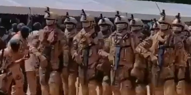 Afrika’da Fransa’nın karşısına demir yumruk çıktı! Görüntülerdeki Çin ayrıntısı dikkat çekti