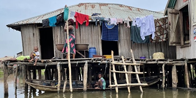 Afrika'da kölelikten kaçanların su üstüne kurduğu köy