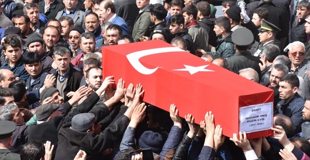 Afrin şehidini binler uğurladı