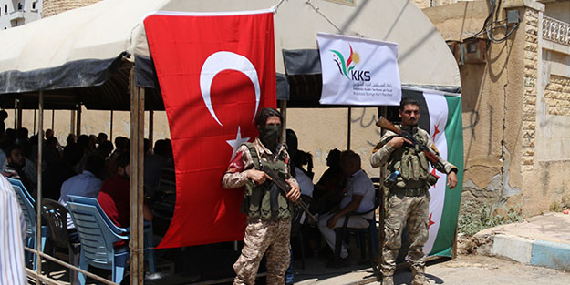 Afrin'de açılan Kürt derneğinde Türk askerini ağırladılar
