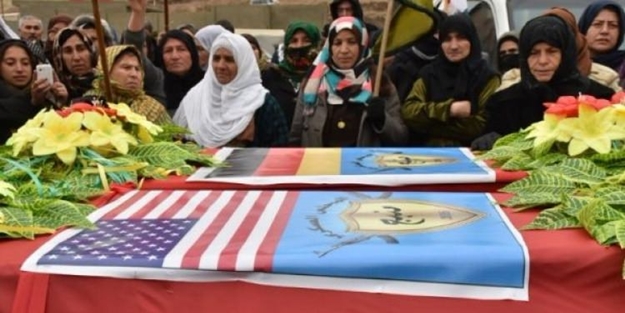 Afrin'de öldürülen teröristlerin tabutuna dikkat!