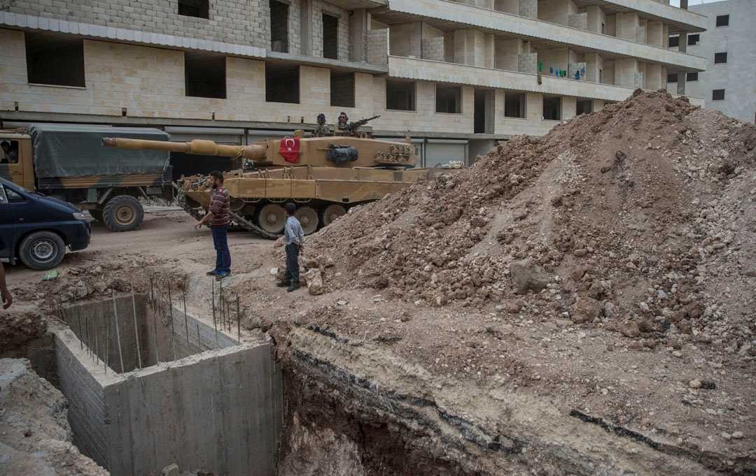 Afrin'de teröristlerin beton fabrikası bulundu