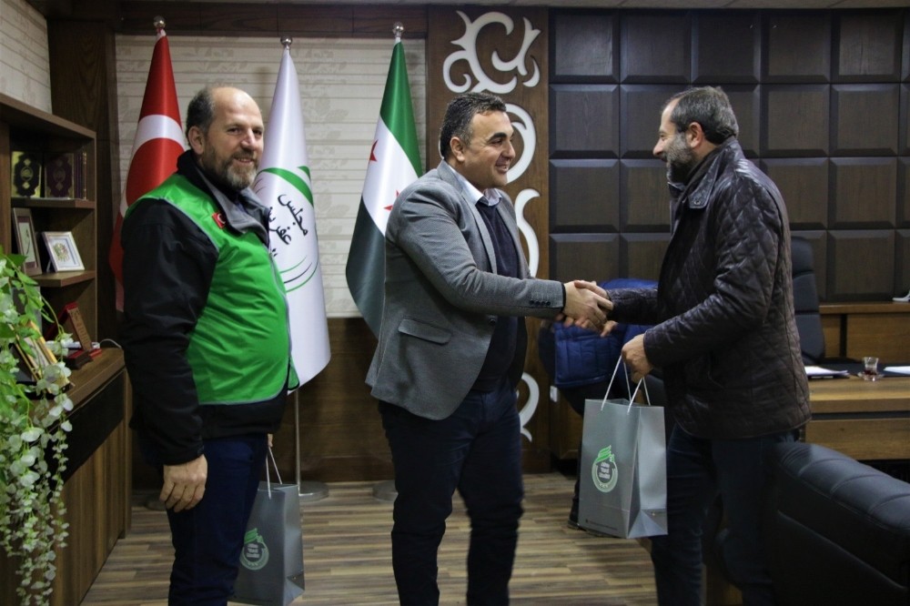 Afrin’de yüreklere dokunan belediye başkanı 