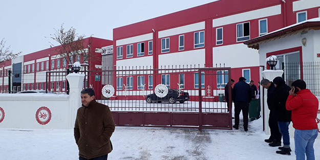 Afyon'da bir öğrenci, öğretmenini ayağından vurdu