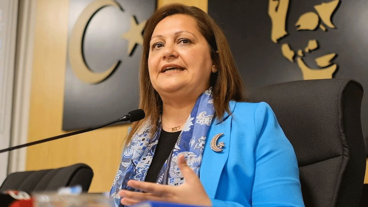 Afyon'daki ilk icraatı 'makam odamda böcek bulundu' yalanı olan CHP’li Burcu Köksal 'iftira ve suç uydurma'dan hakim karşısına çıkarıldı