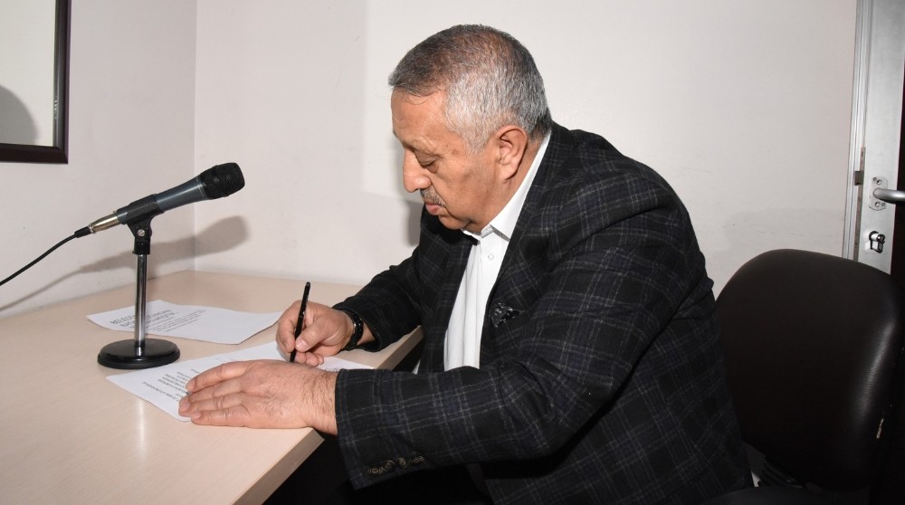 Afyonkarahisar Belediye Başkanı Zeybek hoparlörden halka seslendi 