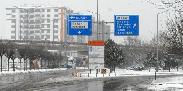 Afyonkarahisar beyaza büründü