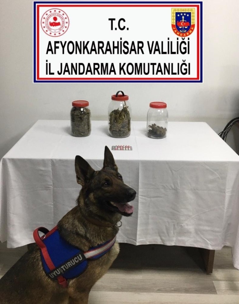 Afyonkarahisar kaçak ürün satıcılarına operasyon 