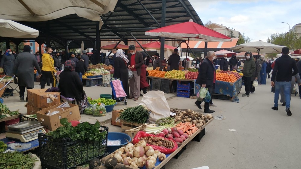 Afyonkarahisar pazarlarındada Ramazan yoğunluğu 