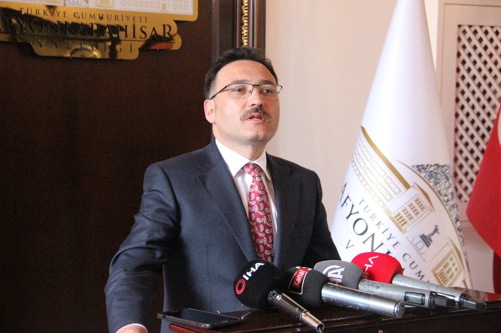 Afyonkarahisar’a atanan Vali Gökmen Çiçek görevine başladı 