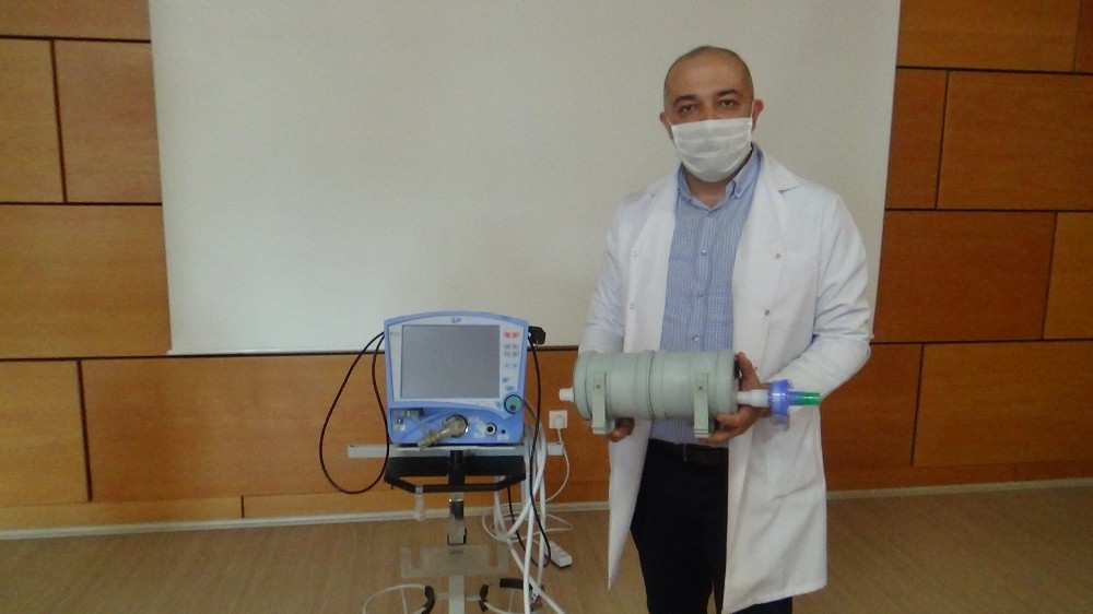 Afyonkarahisar’da 4 bilim insanı, yoğun bakımda virüsü süzen bir cihaz geliştirdi 