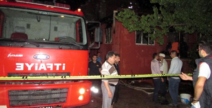 Afyonkarahisar’da anne- kız ev yangınında öldü