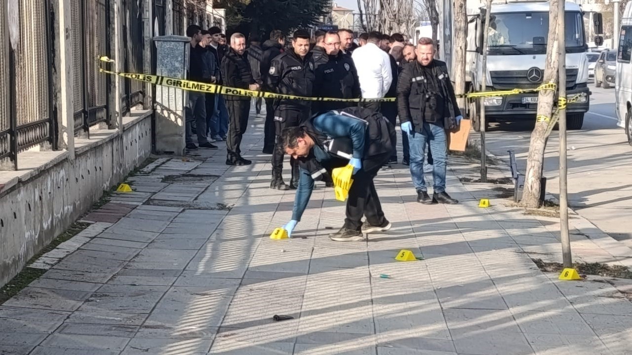 Afyonkarahisar’da dolmuş şoförleri arasında silahlı ve bıçaklı kavga çıktı