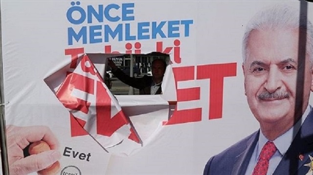 Afyonkarahisar'da 'evet çadırı'na saldırı