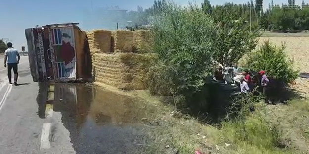 Afyonkarahisar'da feci kaza! TIR'la otomobil çarpıştı, 5 kişi hayatını kaybetti