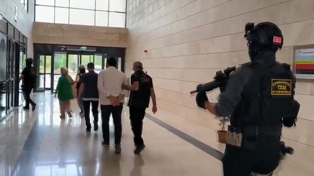 Afyonkarahisar'da FETÖ operasyonu! 6 şüpheli gözaltında